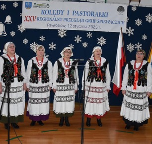 ZESPOŁY ŚPIEWACZE Z MAĆKÓWKI I KISIELOWA NA XXV JUBILEUSZOWYM PRZEGLĄDZIE KOLĘD I PASTORAŁEK W PAWŁOSIOWIE