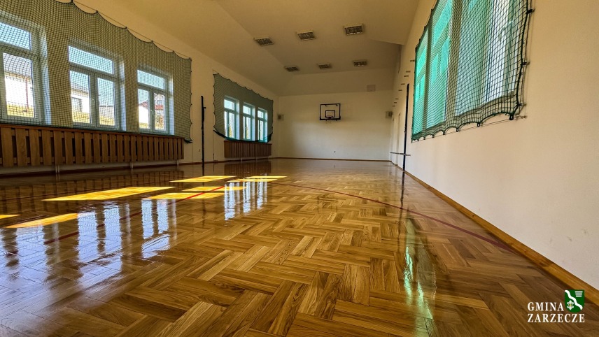 REMONT PARKIETU W SALI GIMNATYCZNEJ W BUDYNKU SZKOŁY PODSTAWOWEJ W MAĆKÓWCE