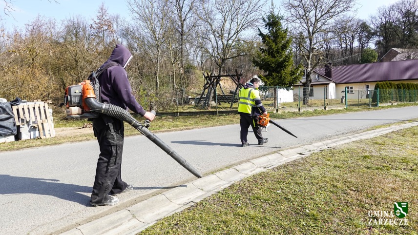 PRACE PORZĄDKOWE NA TERENIE GMINY ZARZECZE