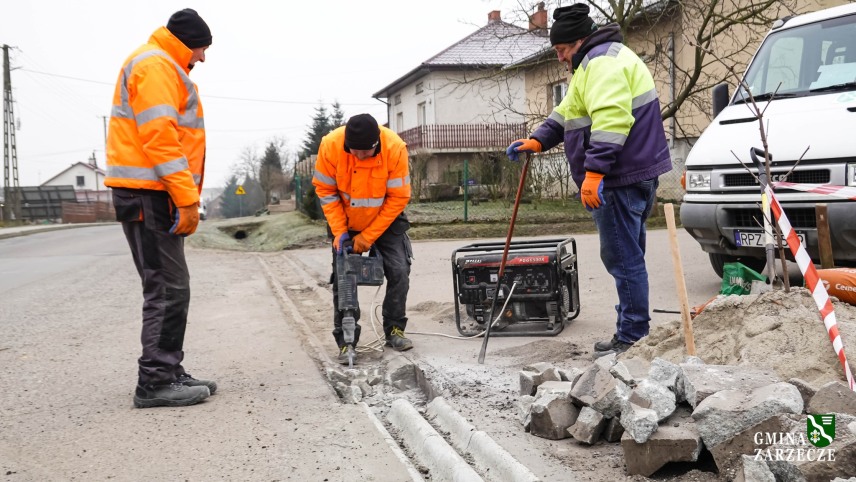 RAPORT Z BIEŻĄCYCH PRAC REMONTOWYCH ORAZ GOSPODARCZYCH NA TERENIE GMINY ZARZECZE - MARZEC