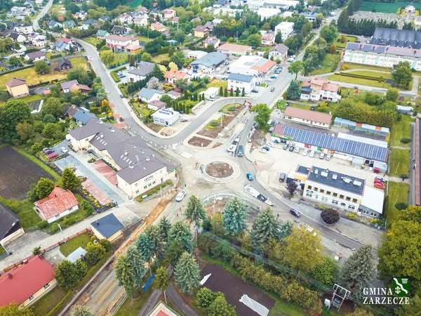 RAPORT Z PLACU BUDOWY RONDA W ZARZECZU
