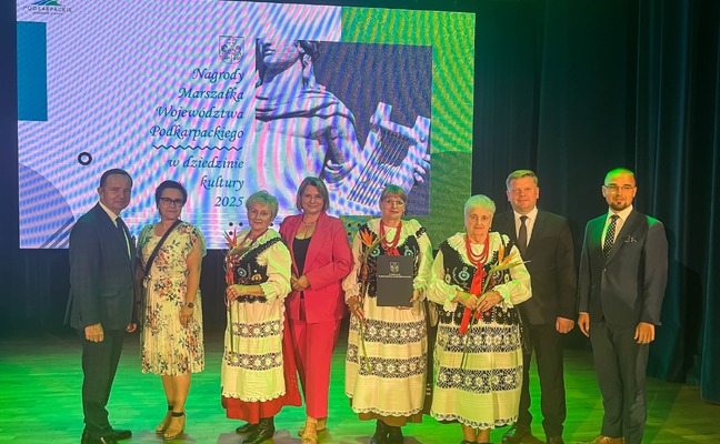 NAGRODA ,,ZNAK KULTURY" DLA ZESPOŁU ŚPIEWACZEGO Z MAĆKÓWKI