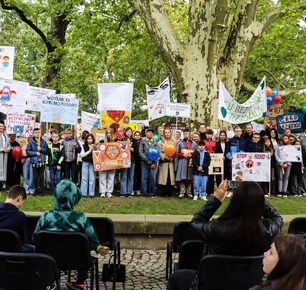 MARSZ ORAZ DEBATA PRZECIWKO PRZEMOCY ,,WSPÓLNIE KU BEZPIECZNEJ PRZYSZŁOŚCI"