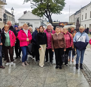 AKADEMIA AKTYWNI NIE NIEPEŁNOSPRAWNI - WARSZTATY MALOWANIA NA SZKLE ORAZ WARSZTATY CZEKOLADOWE