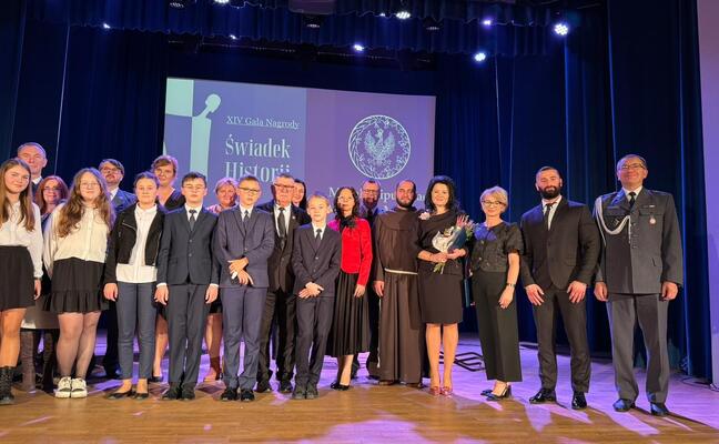 SZKOŁA PODSTAWOWA IM. ŚW. BRATA ALBERTA W ŻURAWICZKACH Z PRESTIŻOWYM WYRÓŻNIENIEM INSTYTUTU PAMIĘCI NARODOWEJ