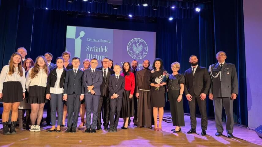 SZKOŁA PODSTAWOWA IM. ŚW. BRATA ALBERTA W ŻURAWICZKACH Z PRESTIŻOWYM WYRÓŻNIENIEM INSTYTUTU PAMIĘCI NARODOWEJ