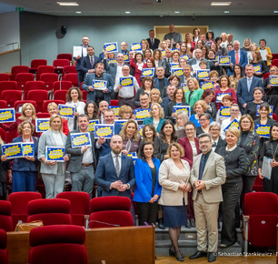 WRĘCZENIE PROMES NA WYPOSAŻENIE SZKOLNYCH OŚRODKÓW KARIERY