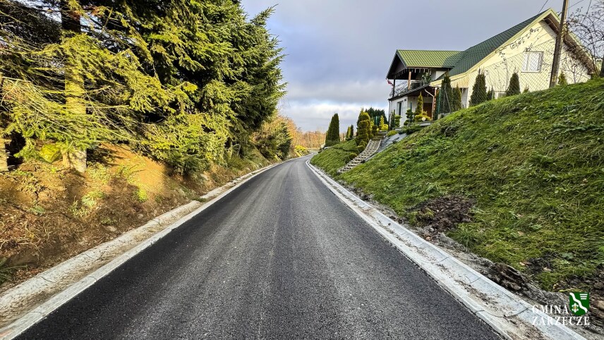 PRZEBUDOWA DRÓG GMINNYCH „ZAGUMNIE” NA DZIAŁKACH NR 421 I 1510 W SIENNOWIE