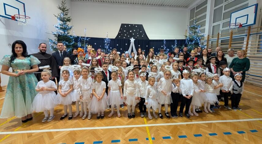 DZIEŃ BABCI I DZIADKA W ŻURAWICZKACH