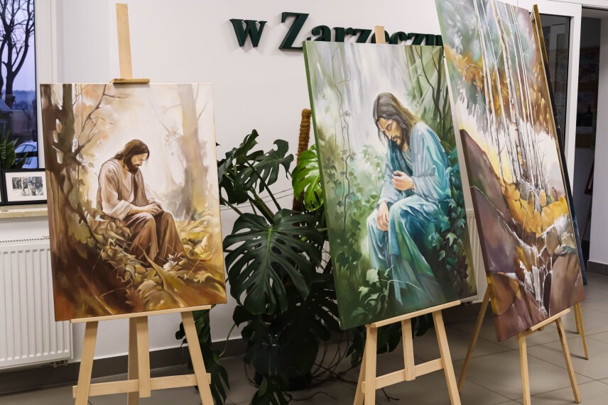 „TAM, GDZIE ROŚNIE CISZA” – WERNISAŻ BEATY PRYMON W ZARZECZU