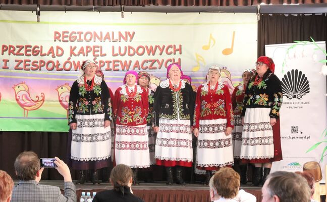 REGIONALNY PRZEGLĄD KAPEL LUDOWYCH I ZESPOŁÓW ŚPIEWACZYCH W NIENADOWEJ