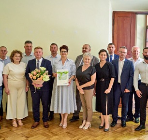 XXVIII SESJA RADY GMINY ZARZECZE - JEDNOGŁOŚNE ABSOLUTORIUM DLA WÓJTA GMINY ZARZECZE