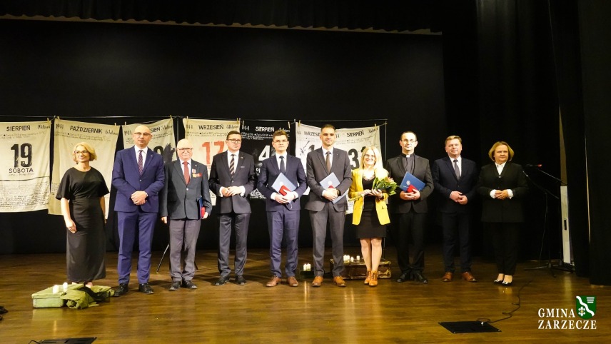 NAGRODA HONOROWA ,,ŚWIADEK HISTORII" DLA ZESPOŁU SZKÓŁ IM. WINCENTEGO WITOSA W ZARZECZU
